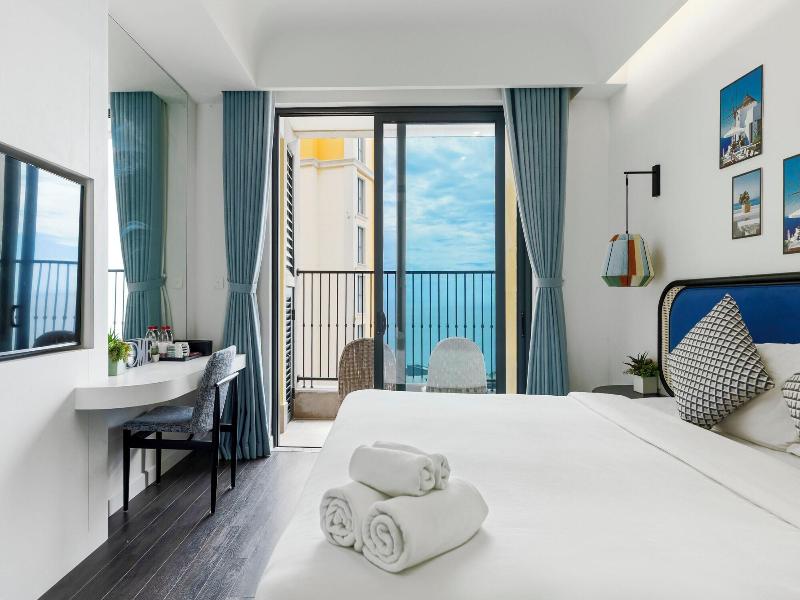 Capella Apartment Fireworks & Ocean View image