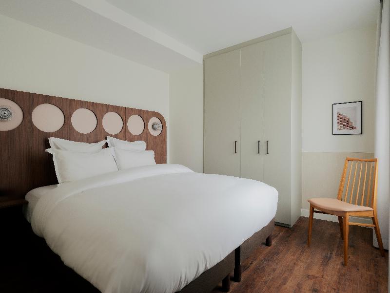 Edgar Suites Levallois - Anatole France image