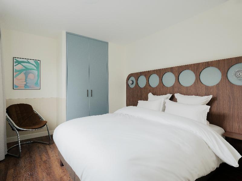 Edgar Suites Levallois - Anatole France image