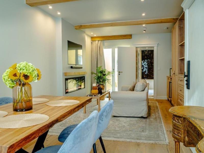 The Lovelace Residence image