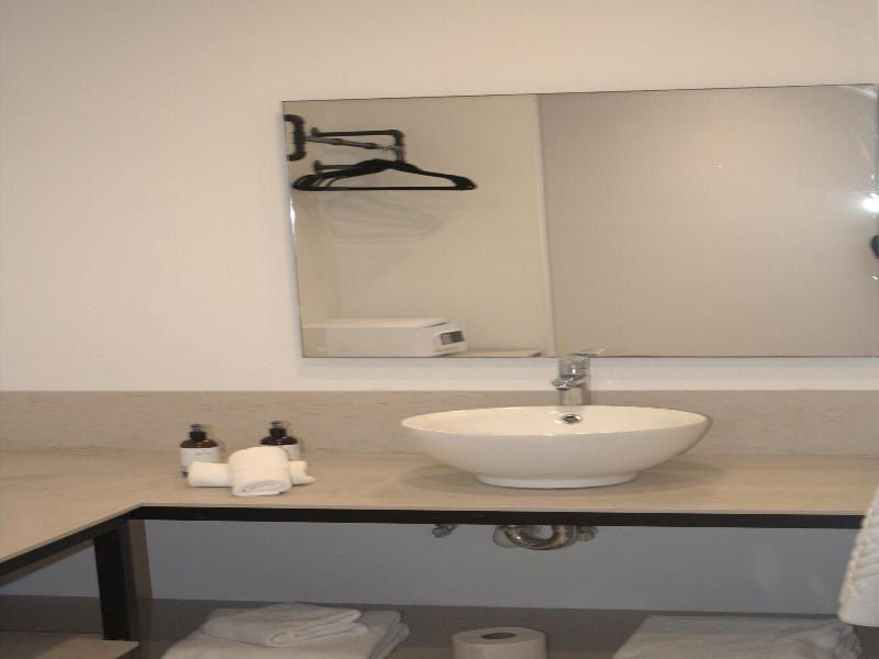 B10 Distinctive Hotel image