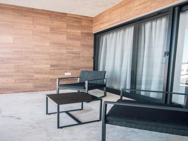 B10 Distinctive Hotel image
