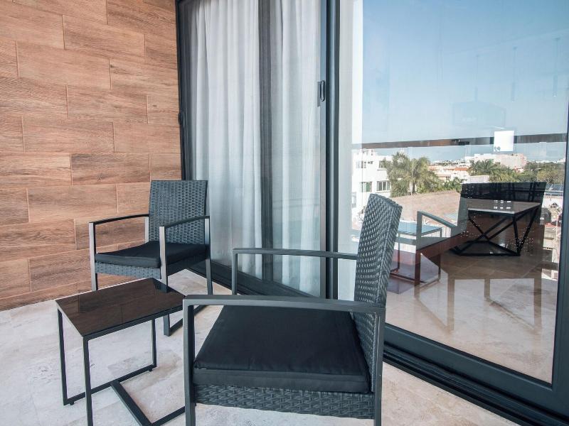 B10 Distinctive Hotel image