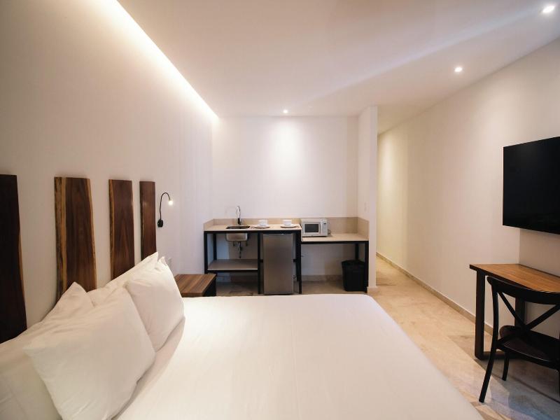 B10 Distinctive Hotel image