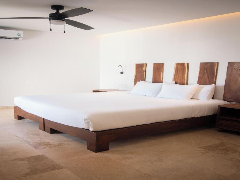 B10 Distinctive Hotel image