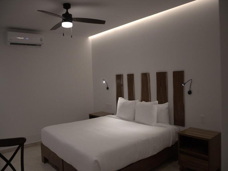 B10 Distinctive Hotel image