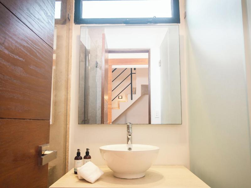 B10 Distinctive Hotel image