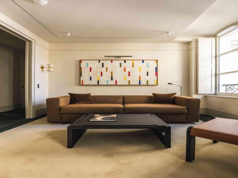 Mondovi Luxury Suites image