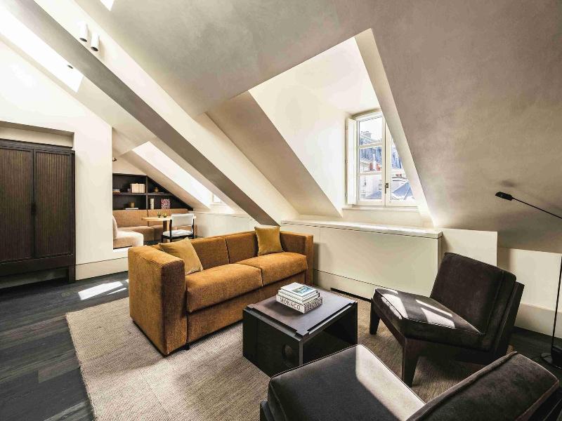Mondovi Luxury Suites image