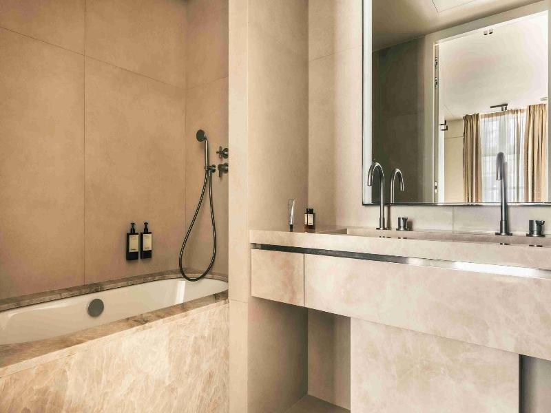 Mondovi Luxury Suites image