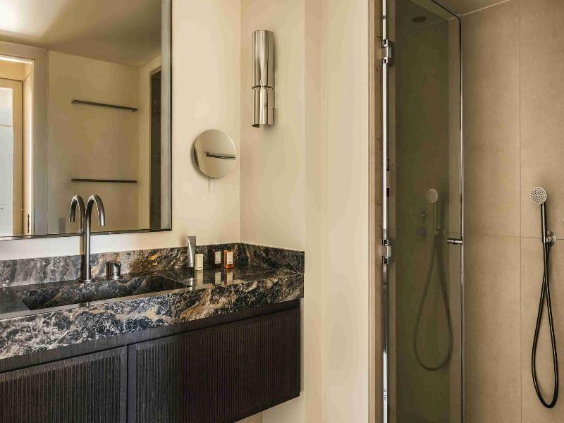 Mondovi Luxury Suites image