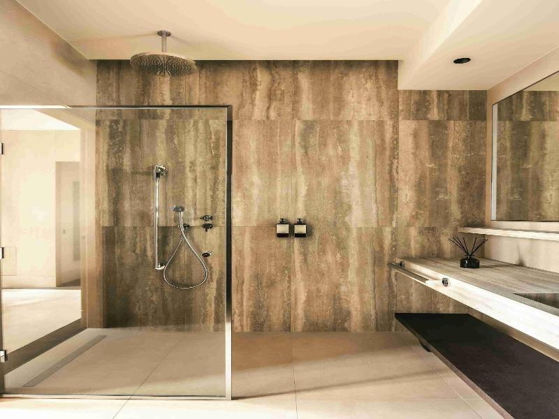 Mondovi Luxury Suites image