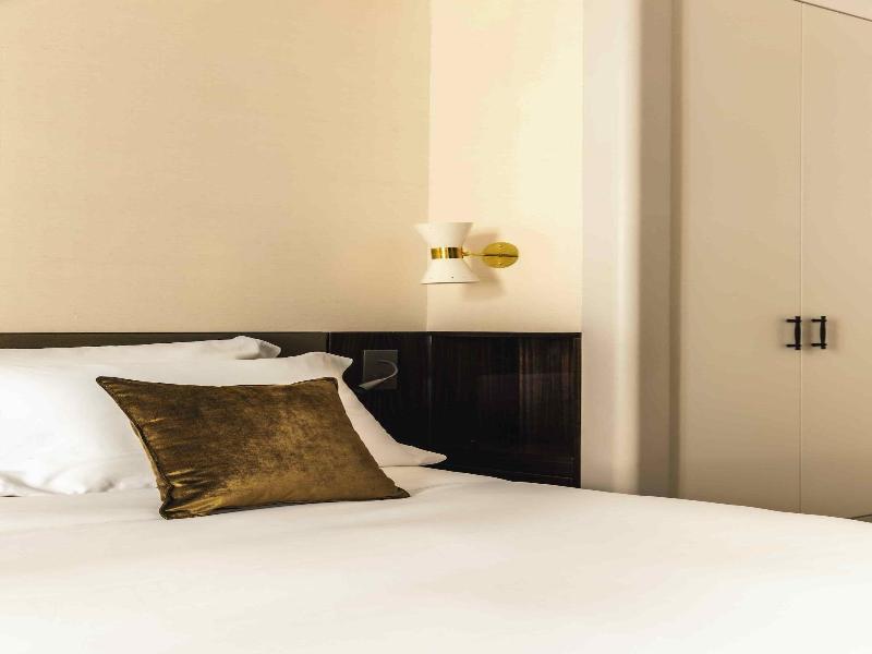 Mondovi Luxury Suites image