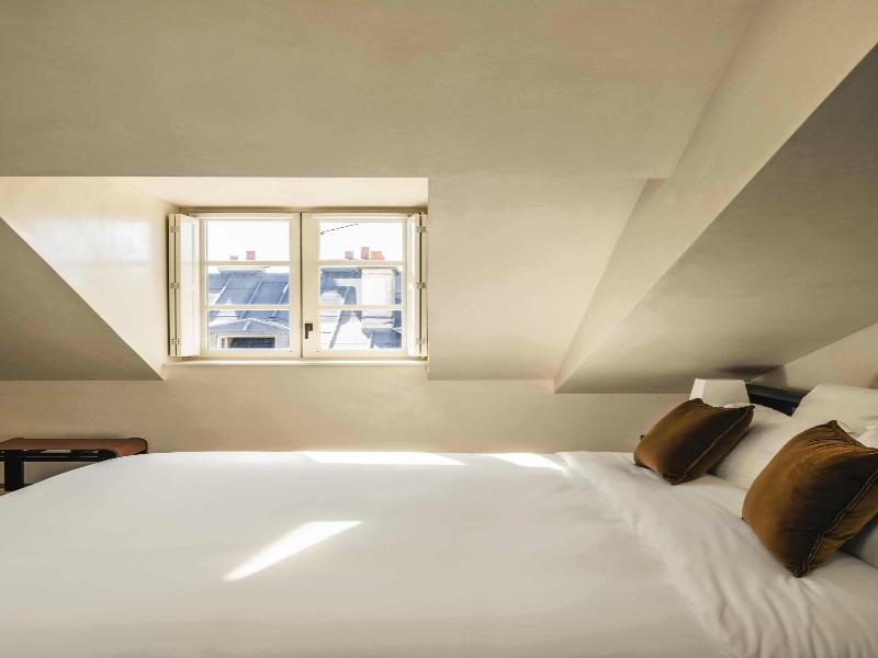 Mondovi Luxury Suites image