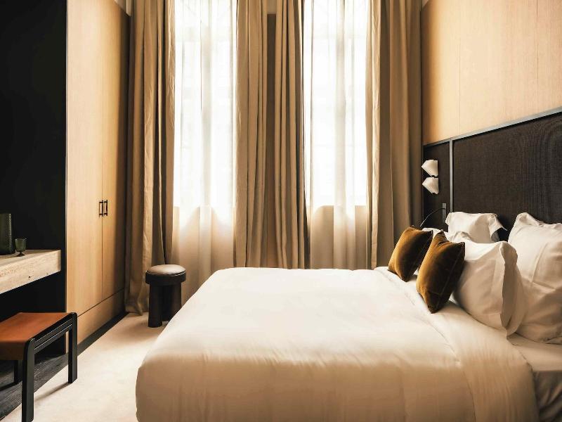 Mondovi Luxury Suites image