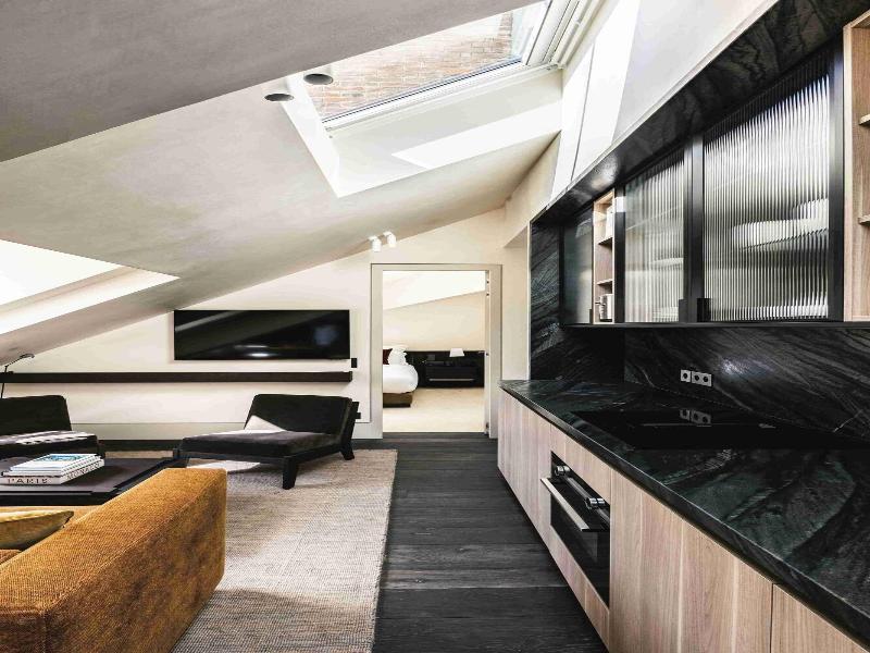 Mondovi Luxury Suites image