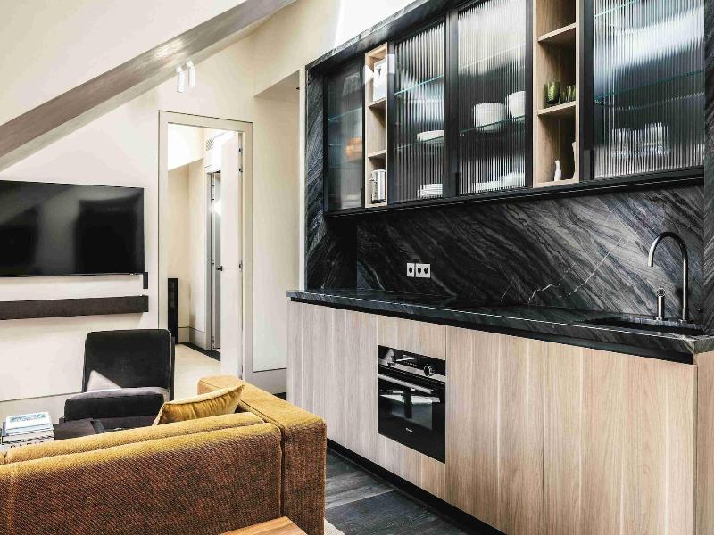 Mondovi Luxury Suites image