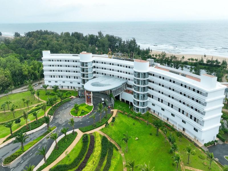 Emerald Ho Tram Resort image