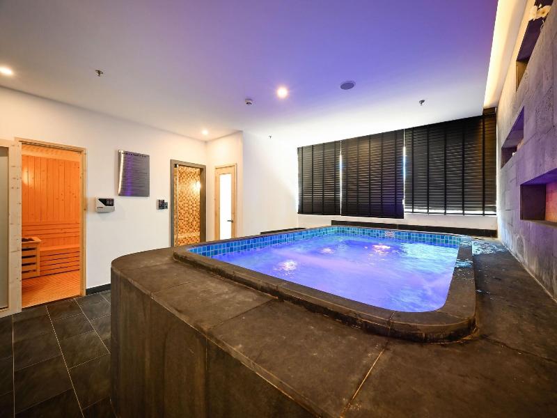 Emerald Ho Tram Resort image
