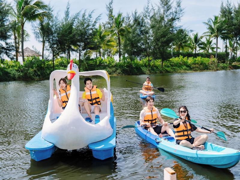 Emerald Ho Tram Resort image