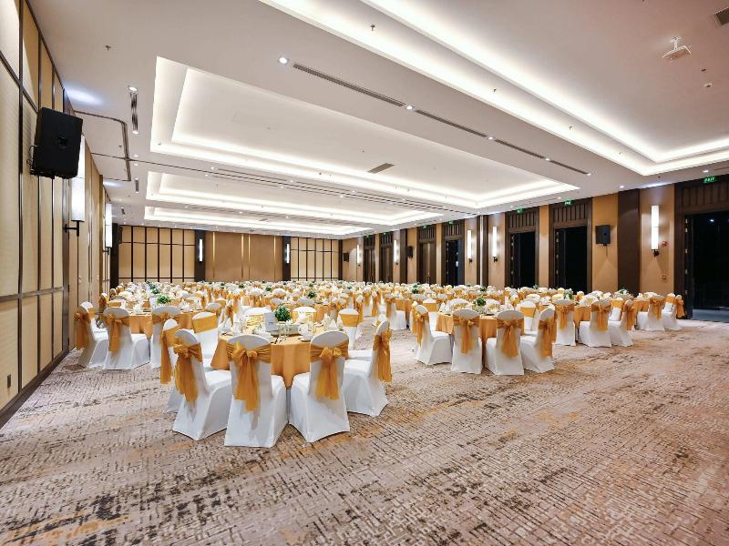 Emerald Ho Tram Resort image