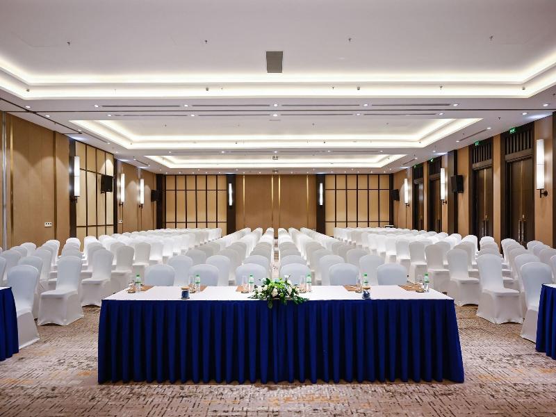 Emerald Ho Tram Resort image
