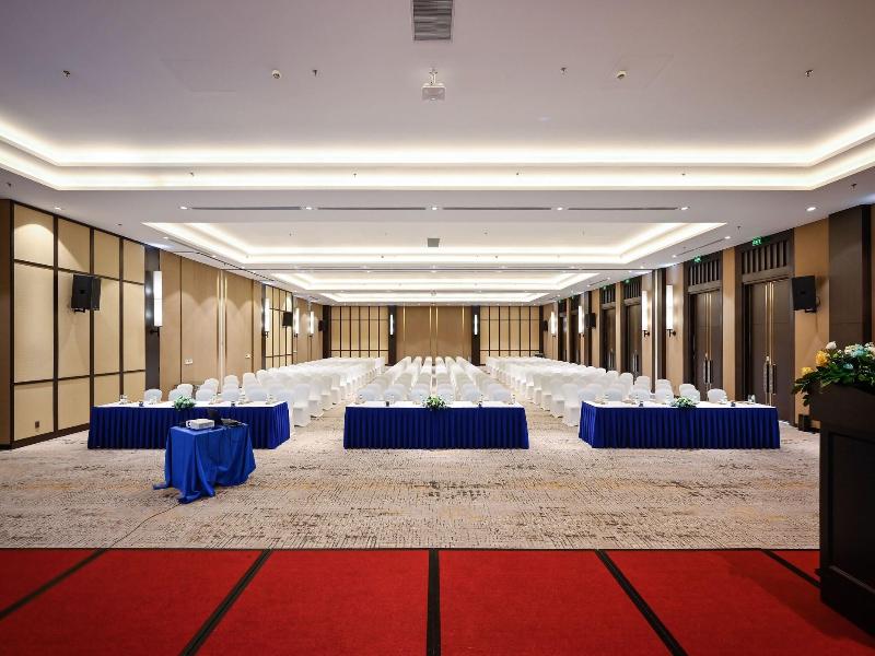 Emerald Ho Tram Resort image