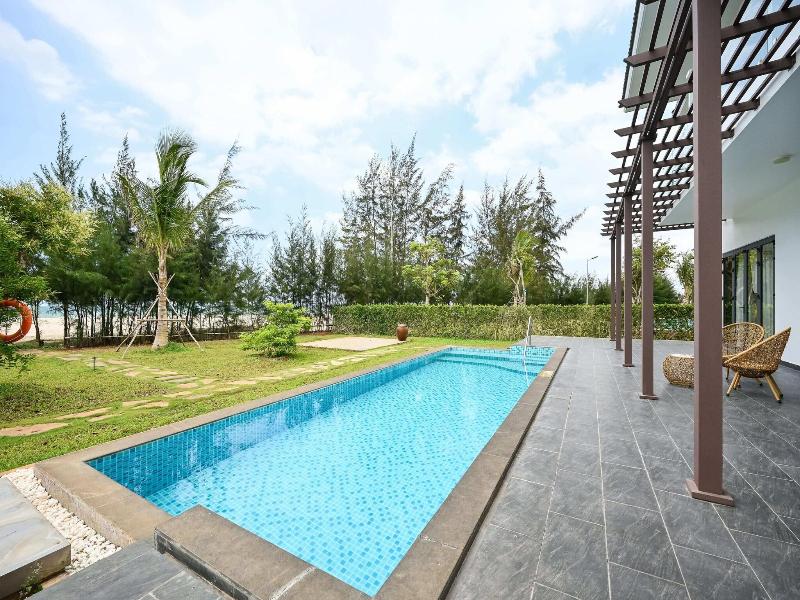 Emerald Ho Tram Resort image