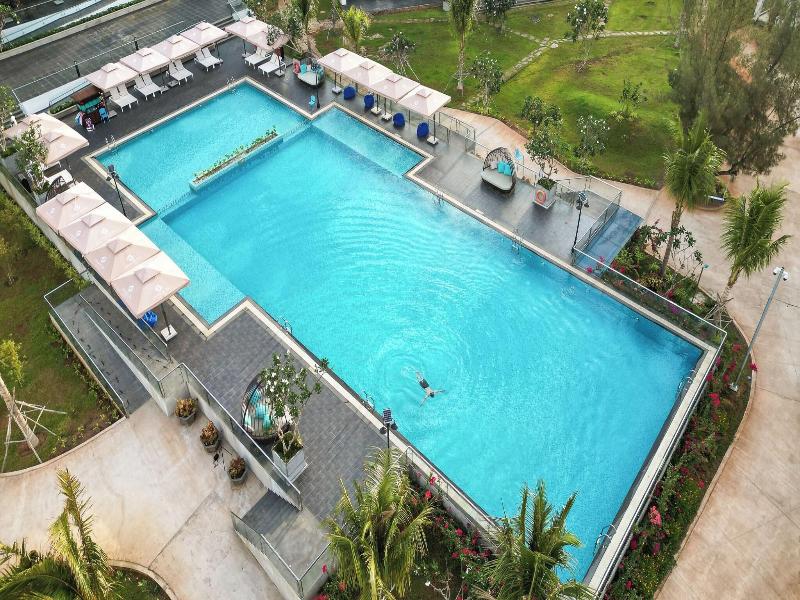 Emerald Ho Tram Resort image