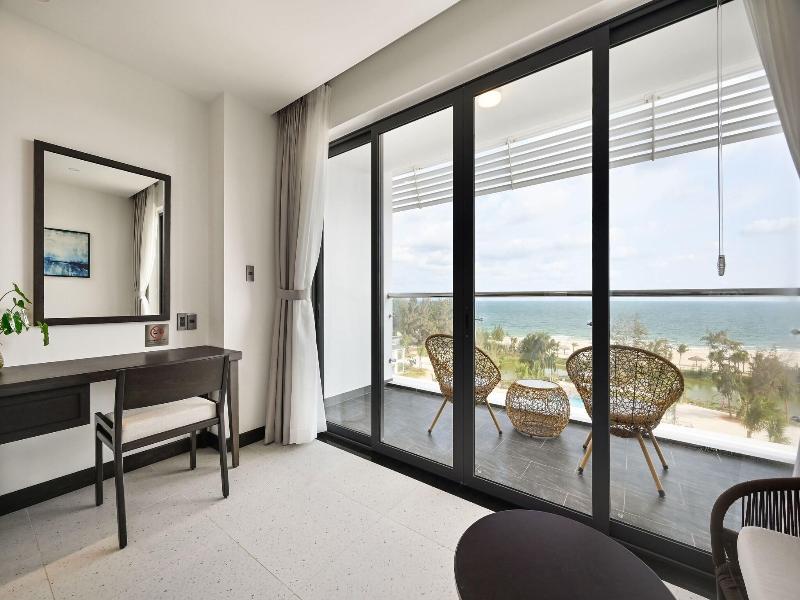 Emerald Ho Tram Resort image