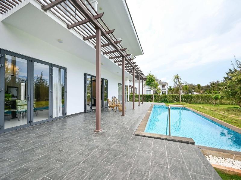 Emerald Ho Tram Resort image