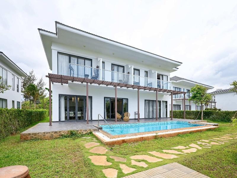 Emerald Ho Tram Resort image