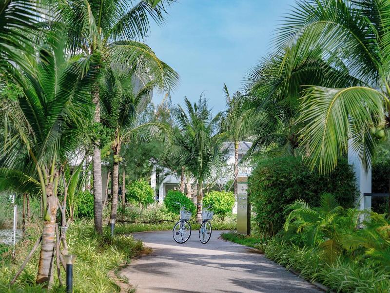 Emerald Ho Tram Resort image