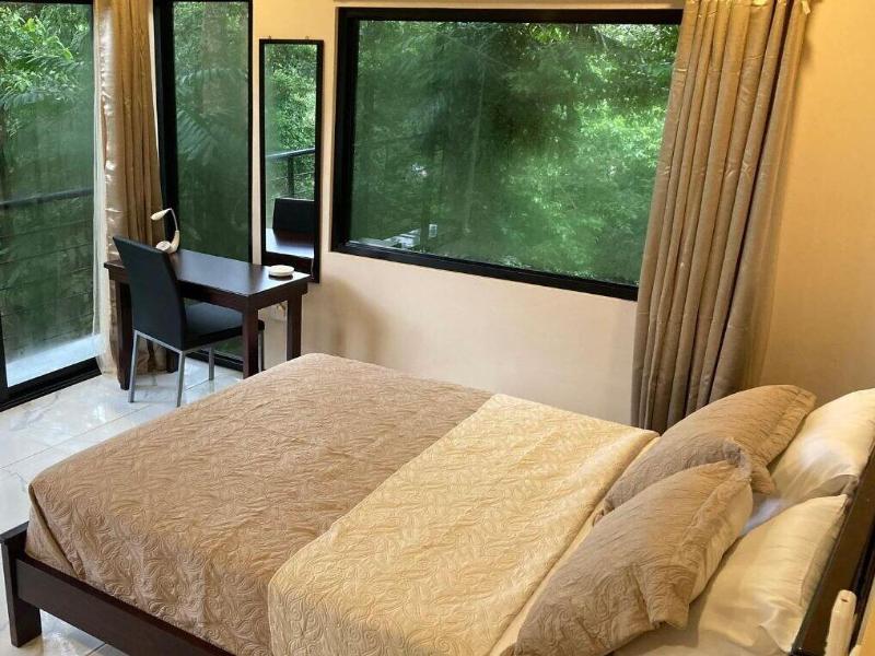 Mountain Top Park Hotel image