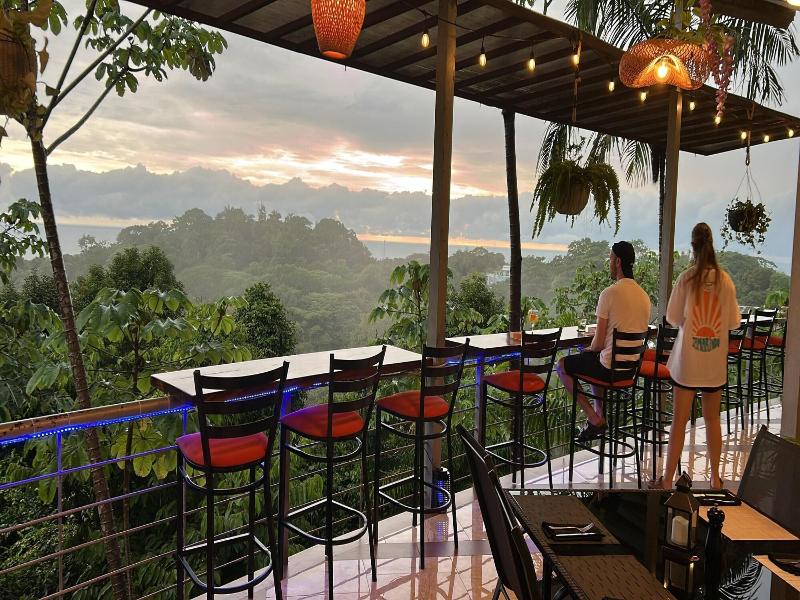 Mountain Top Park Hotel image