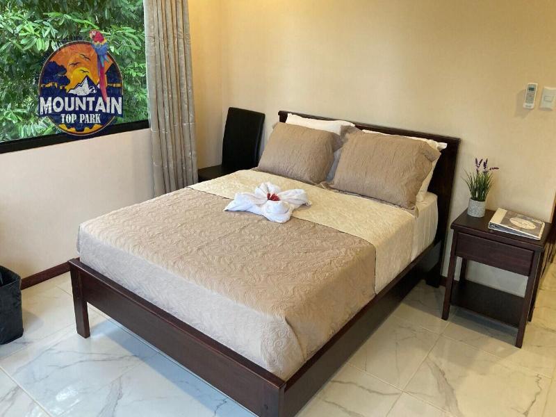 Mountain Top Park Hotel image