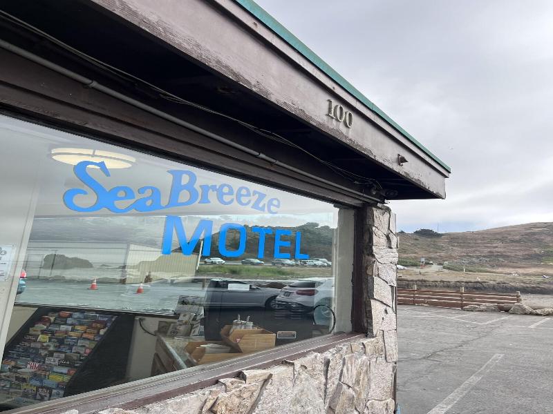 Sea Breeze Motel image