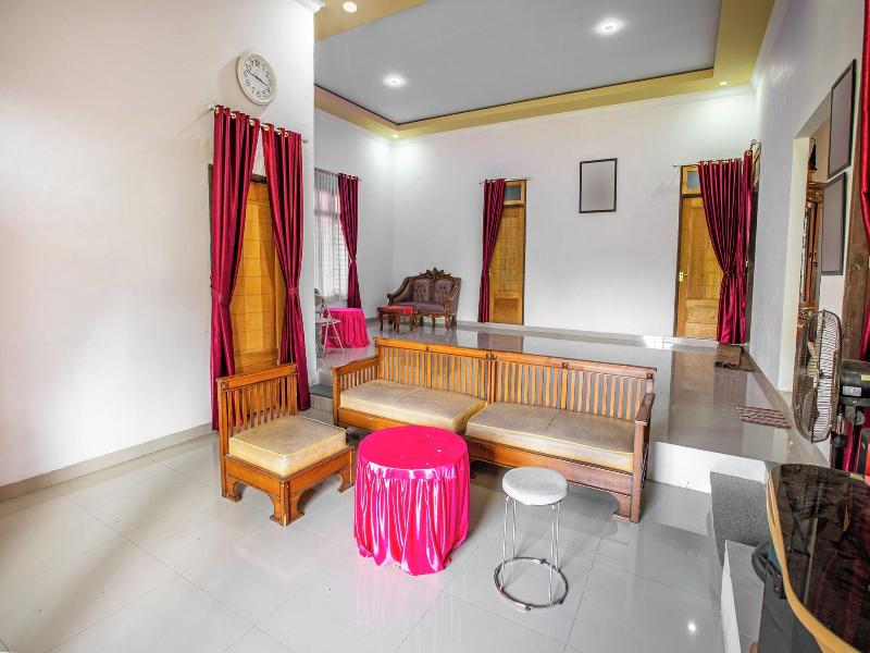 Hotel O Homestay Romauli Kampung Radja image