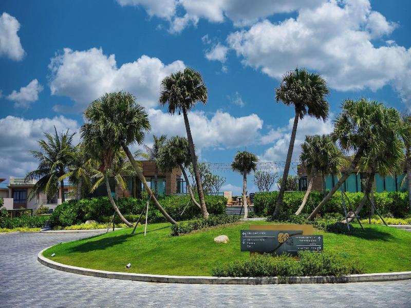 Seascape Villas In Long Beach Cam Ranh image