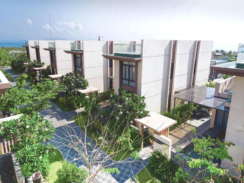 Seascape Villas In Long Beach Cam Ranh image