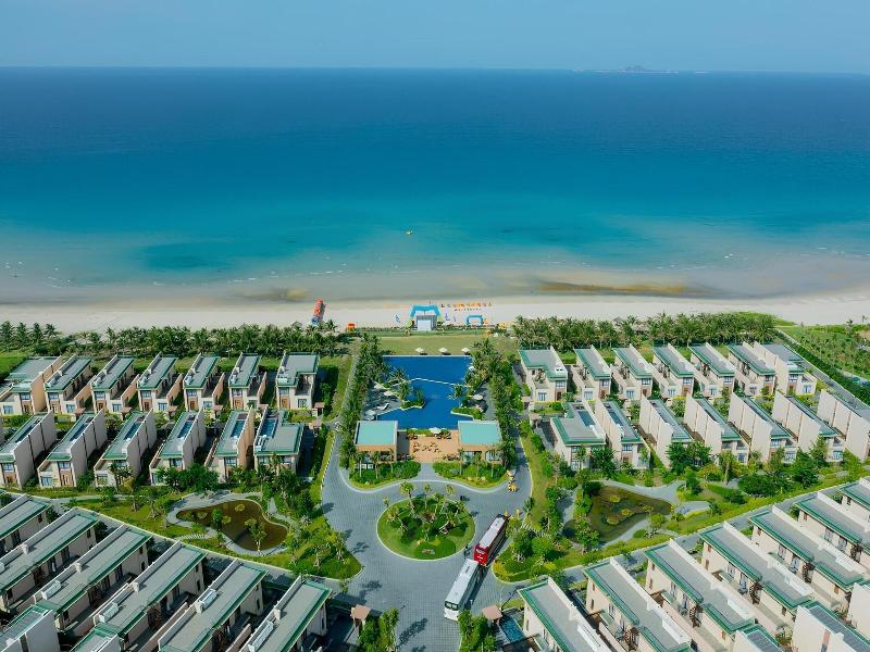 Seascape Villas In Long Beach Cam Ranh image
