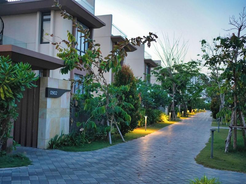 Seascape Villas In Long Beach Cam Ranh image