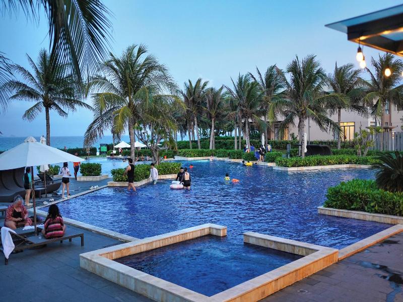 Seascape Villas In Long Beach Cam Ranh image