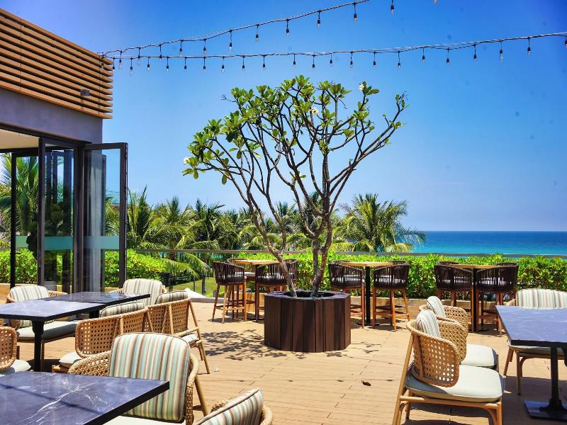 Seascape Villas In Long Beach Cam Ranh image