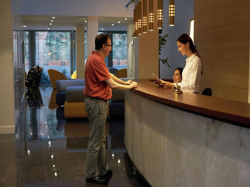 Hotel Chi image