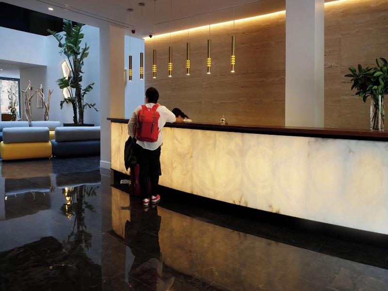 Hotel Chi image