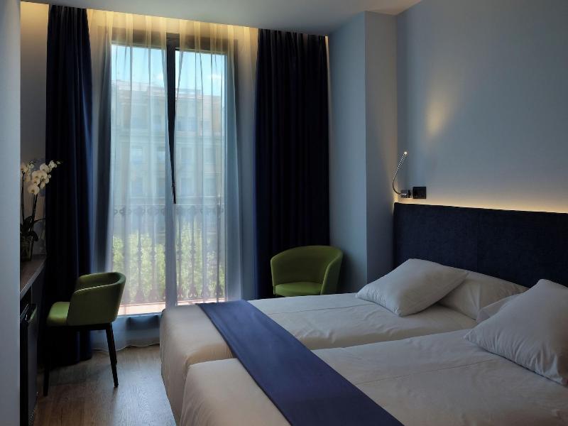 Hotel Chi image