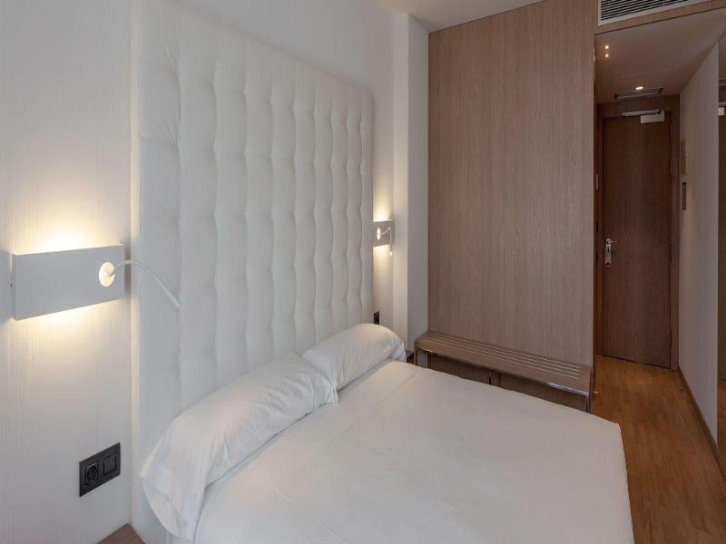 Hotel Chi image