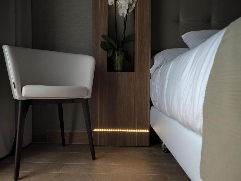 Hotel Chi image