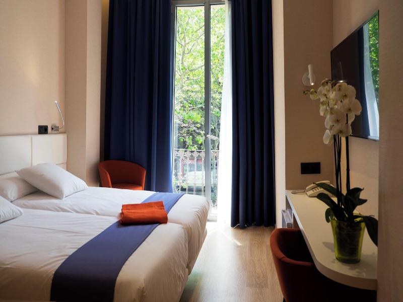 Hotel Chi image
